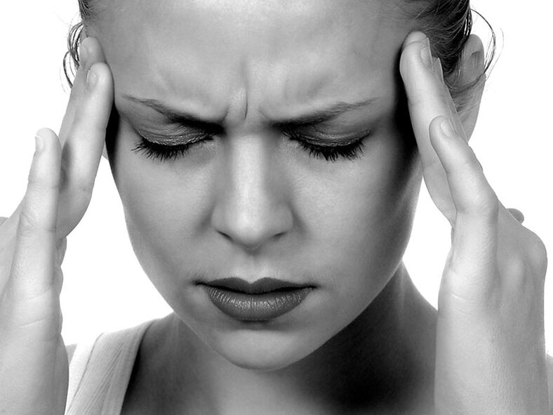 Galvos skausmas yra vienas iš kaklo stuburo osteochondrozės simptomų